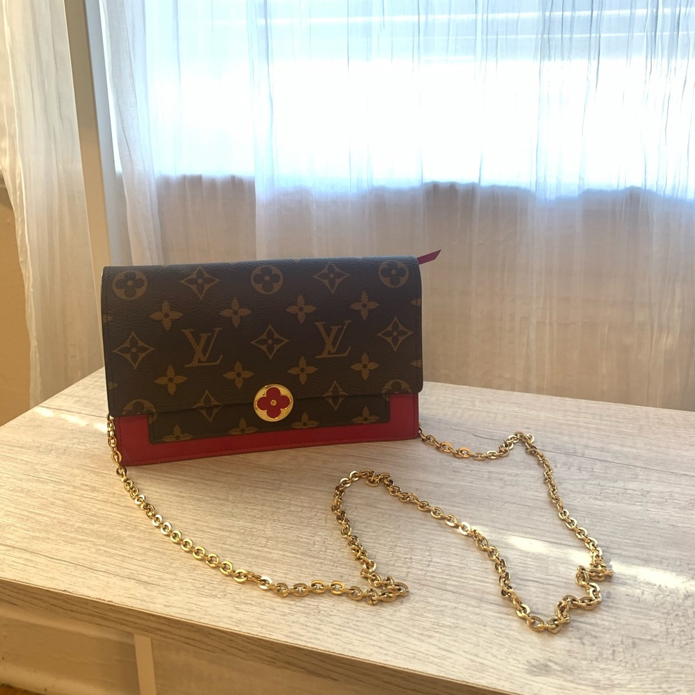 Louis Vuitton Flore Chain Crossbody - Picture 2 of 7